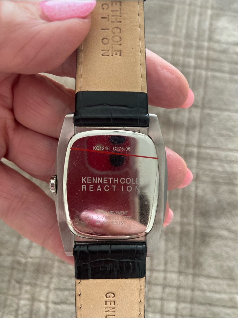 Kenneth Cole Black Leather Strap Men's Wristwatch - Never Used - Like NEW - Picture 3 of 3
